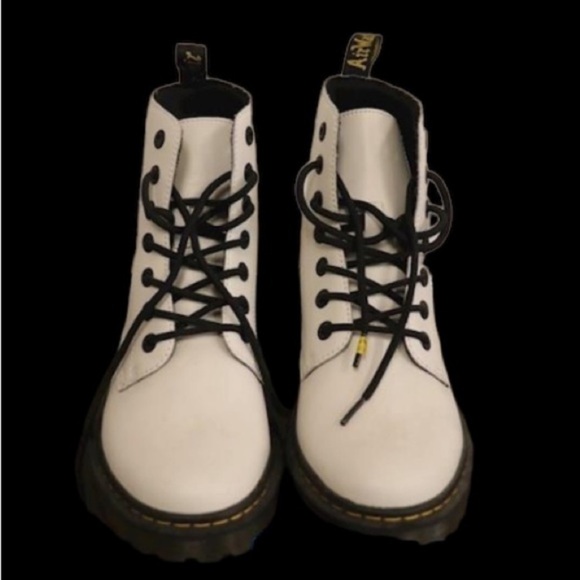 DOC DR. MARTENS 7-Hole White Leather Lace-up Boots Women US9/UK7 Men US7/UK5 NWT - Picture 2 of 12